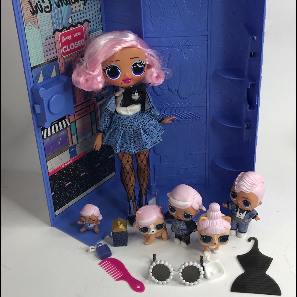 LOL Surprise OMG Doll UPTOWN GIRL Lol Surprise FAMILY With Accessories & Case